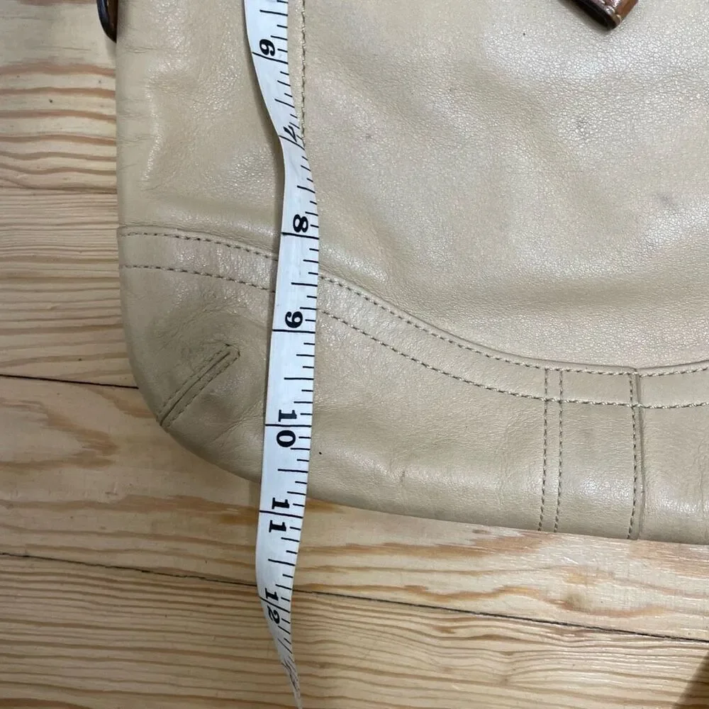 COACH BEIGE # k0782-f10938 ZIPPER OPEN LADIES LEATHER PURSE - SHOULDER BAG Tan‎